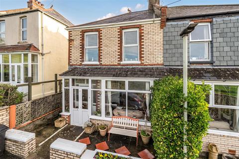3 bed property, in Hillsborough Park Road, £325,000