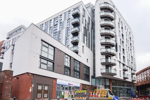 1 bed property, in Chapel Street, £145,000