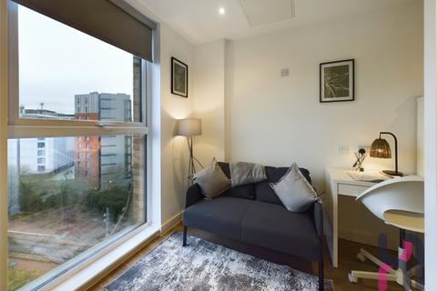 1 bed property, in Cheltenham Place, £110,000