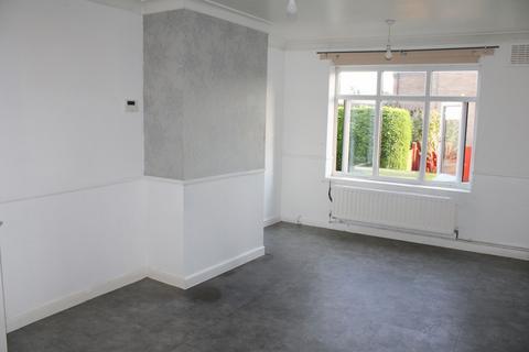 3 bed property, in Yarborough Crescent, £180,000