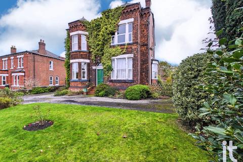 5 bed property, in Chester Road, £875,000