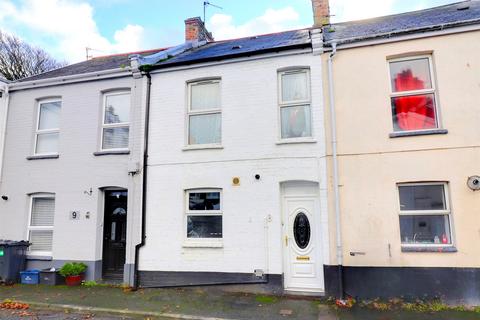 2 bed property, in South Burrow Road, £175,000