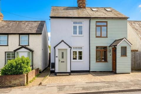 2 bed property, in Mount Hill, £235,000