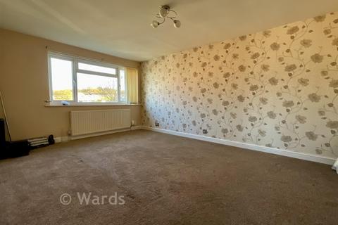 2 bed property, in Hamwick Green, £100,000