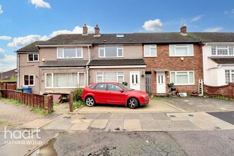 3 bed property, in Archway, £375,000