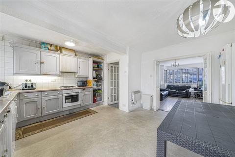 4 bed property, in Brent Close, £425,000