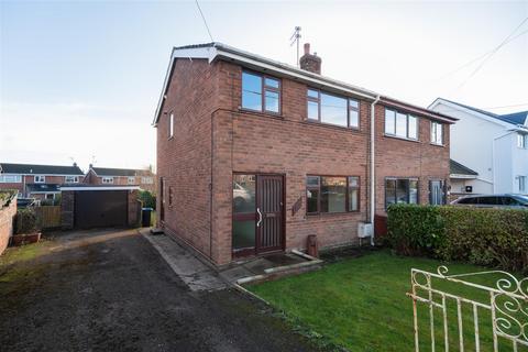 3 bed property, in Eaton Road, £305,000