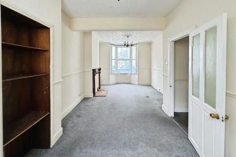 3 bed property, in Braemar Road, £400,000