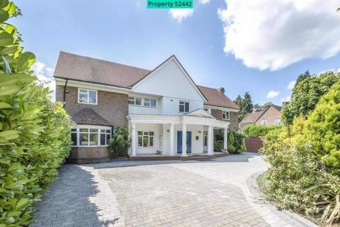 7 bed property, in School Close, £1,800,000