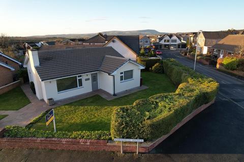 3 bed property, in Barnfield Avenue, £375,000