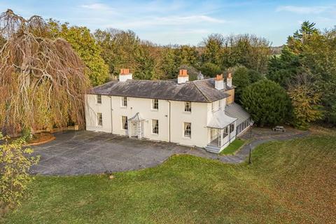 7 bed property, in Cray Hall, £2,500,000