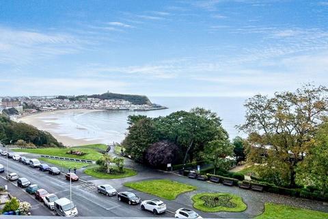 2 bed property, in Esplanade, £135,000