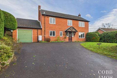 4 bed property, in Green Lane, £435,000