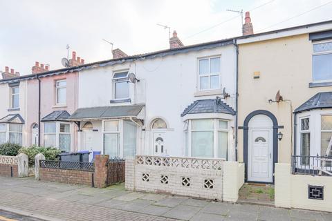 2 bed property, in Lang Street, £70,560