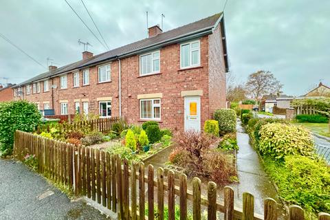 2 bed property, in Prince Edward Street, £195,000