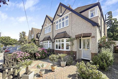 3 bed property, in Rydal Gardens, £600,000