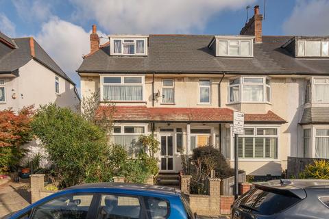 4 bed property, in Ansell Road, £900,000