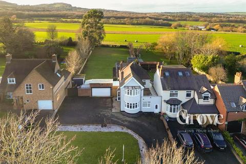 3 bed property, in Bromsgrove Road, £700,000