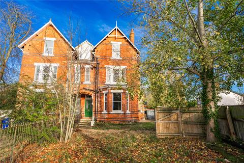 4 bed property, in Brighowgate, £225,000