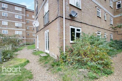 1 bed property, in Longhill Avenue, £70,000