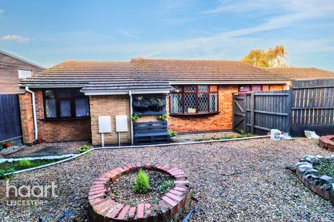 3 bed property, in Ainsdale Road, £350,000