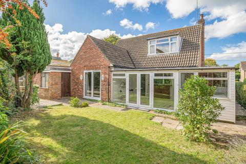 3 bed property, in Moulton Road, £495,000
