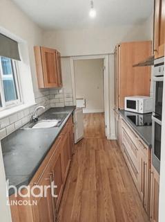 2 bed property, in Dixon Street, £120,000
