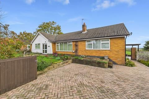 4 bed property, in Green Lane, £600,000