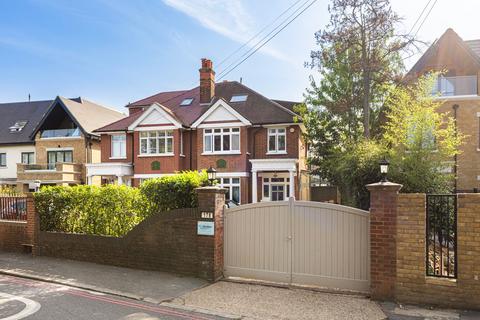 5 bed property, in Wood Lane, £1,250,000