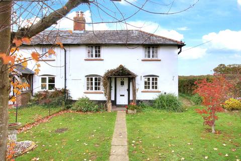2 bed property, in Braishfield, £375,000