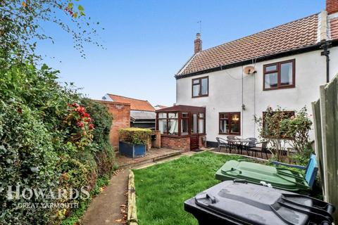 2 bed property, in King Street, £200,000