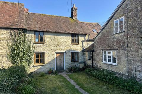 4 bed property, in Bourton, £375,000