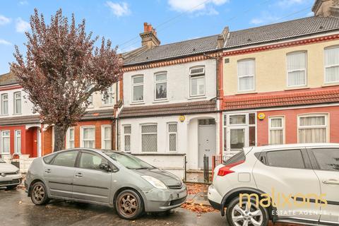 4 bed property, in Trafford Road, £500,000