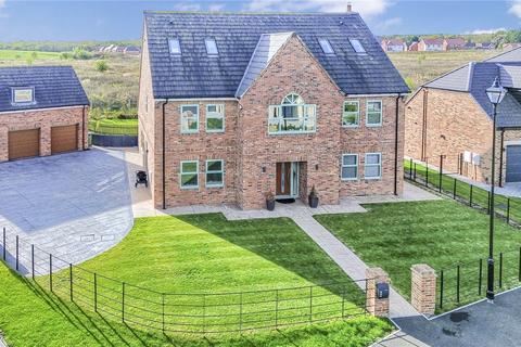 6 bed property, in Duke of Wellington Gardens, £720,000