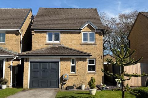 3 bed property, in Solomons View, £325,000