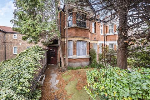 2 bed property, in Grosvenor Road, £465,000