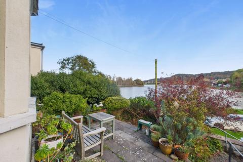 3 bed property, in Albany Villas, £320,000