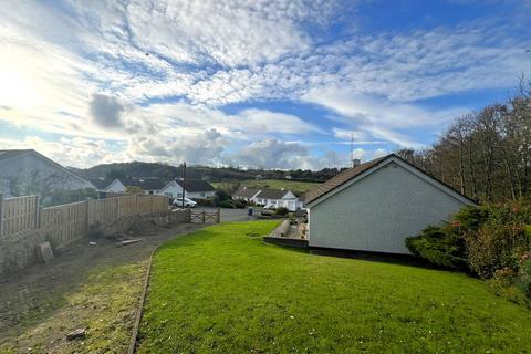 3 bed property, in Bryn Coed, £289,950