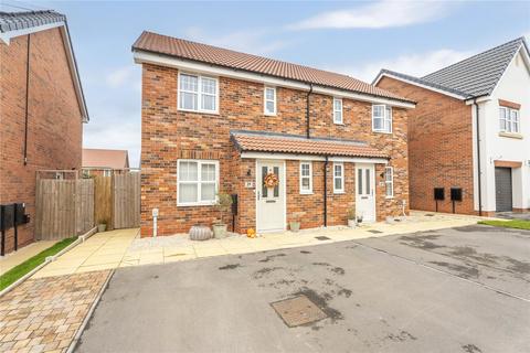 3 bed property, in Butterfly Lane, £245,000