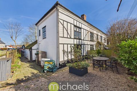 3 bed property, in Swan Street, £415,000