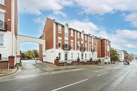 2 bed property, in Arch View Crescent, £120,000