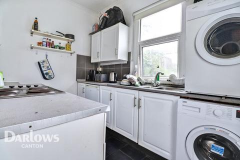 5 bed property, in Rawden Place, £375,000