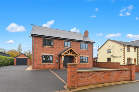 5 bed property, in Cinder Lane, £850,000