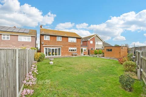 3 bed property, in Daryngton Avenue, £725,000