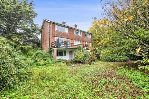 4 bed property, in Arundel Road, £750,000