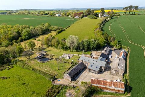 3 bed property, in Horwood, £1,250,000