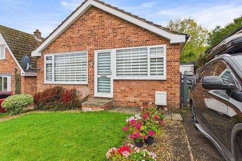 2 bed property, in Byefield Grove, £240,000