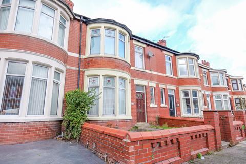 3 bed property, in Woburn Road, £94,000