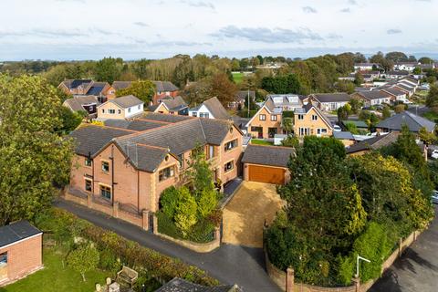 6 bed property, in Smithy Lane, £635,000
