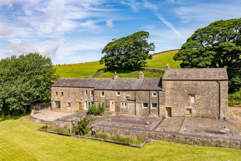 7 bed property, in Lythe Fell Road, £900,000